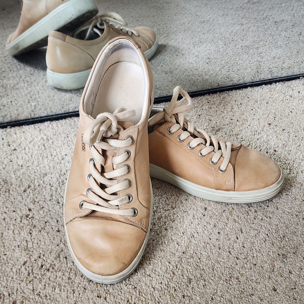 Ecco | Tan Leather Sneakers | Size 9